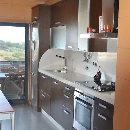 T3 C/ Piscina A 100m Da Praia