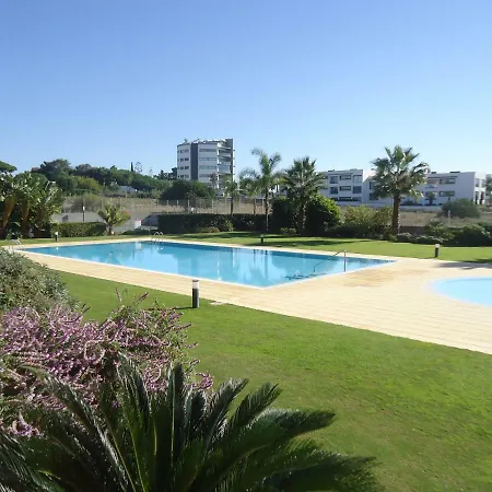 T3 C/ Piscina A 100m Da Praia Διαμέρισμα *